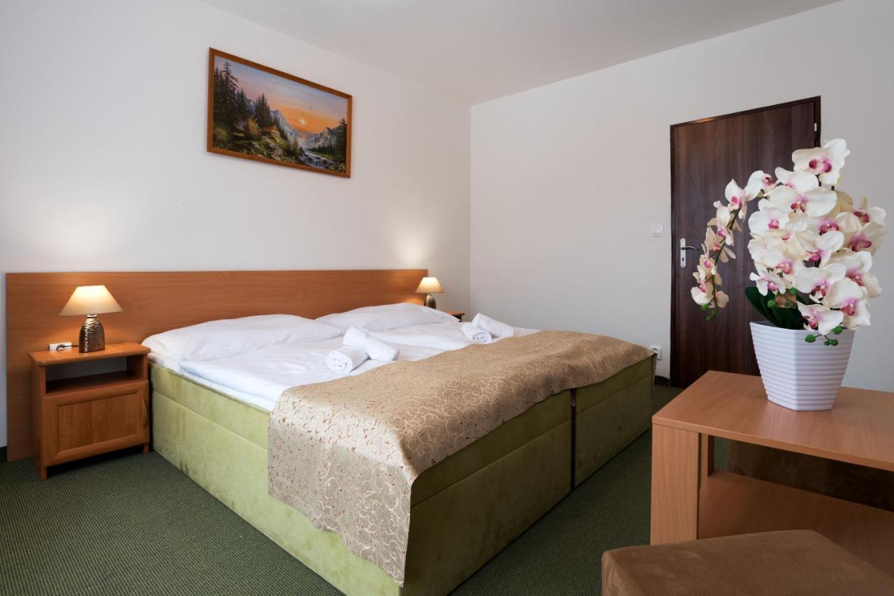 Hotel Lesana Stara Lesna Exterior foto